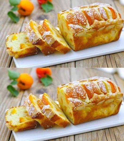 La torta allo yogurt e albicocche