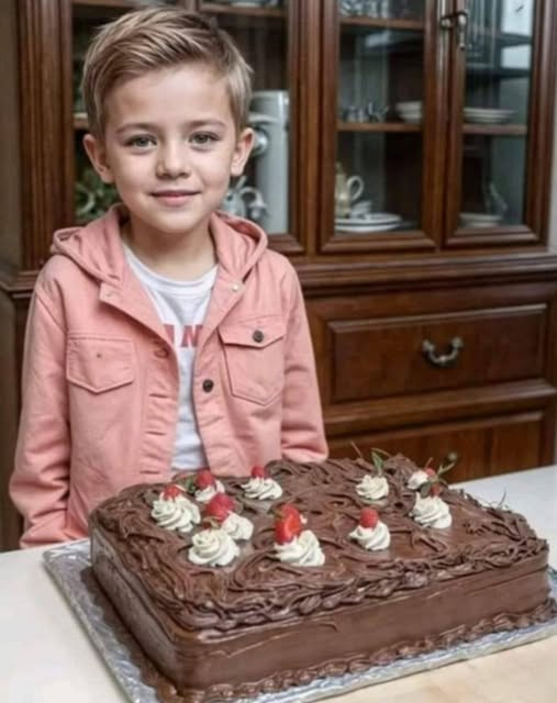 Mio figlio l’ha fatto con le sue mani.  TORTA DI CAROTE CON ANANAS 😍 😍